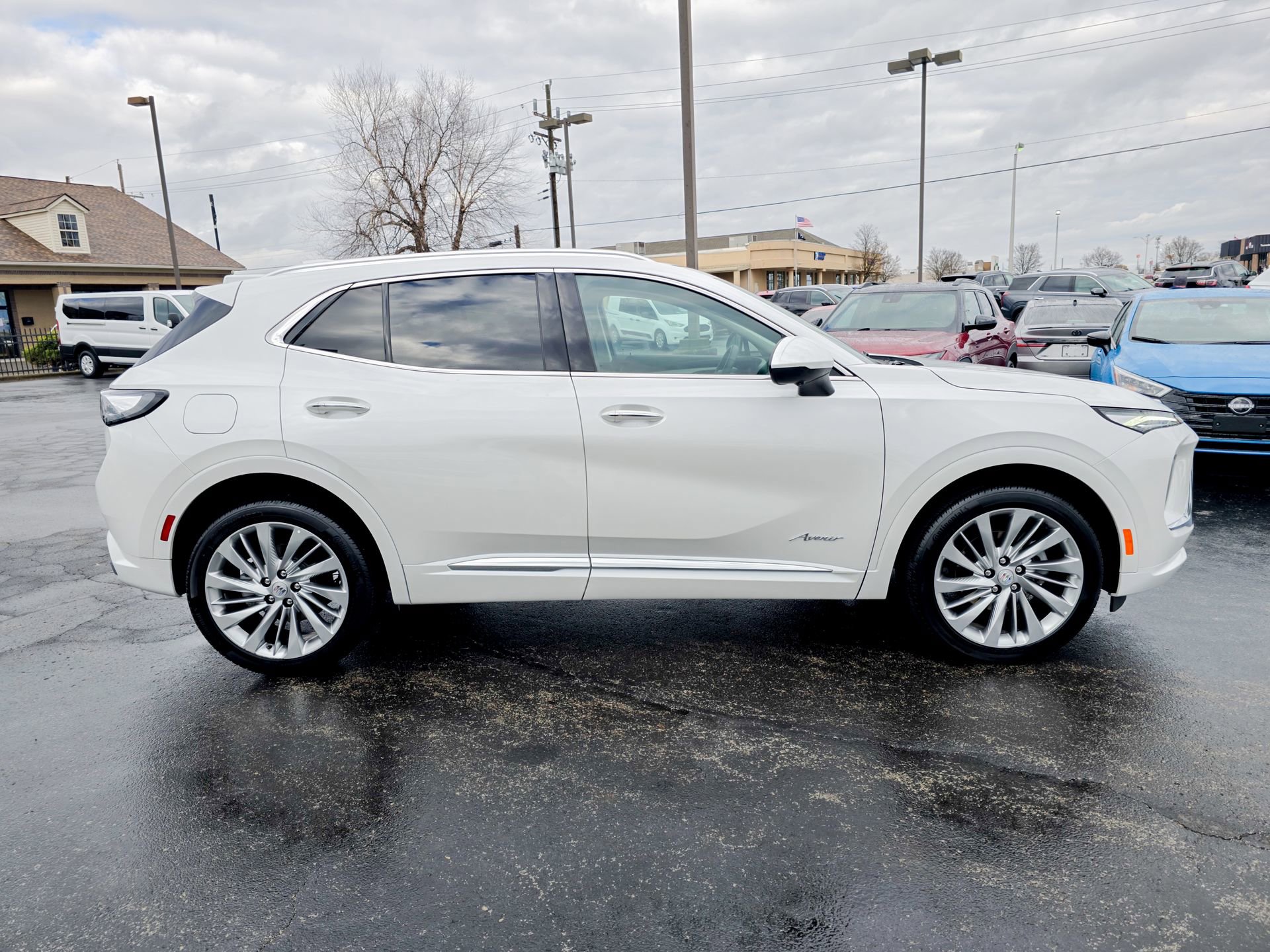 Used 2024 Buick Envision Avenir image 13