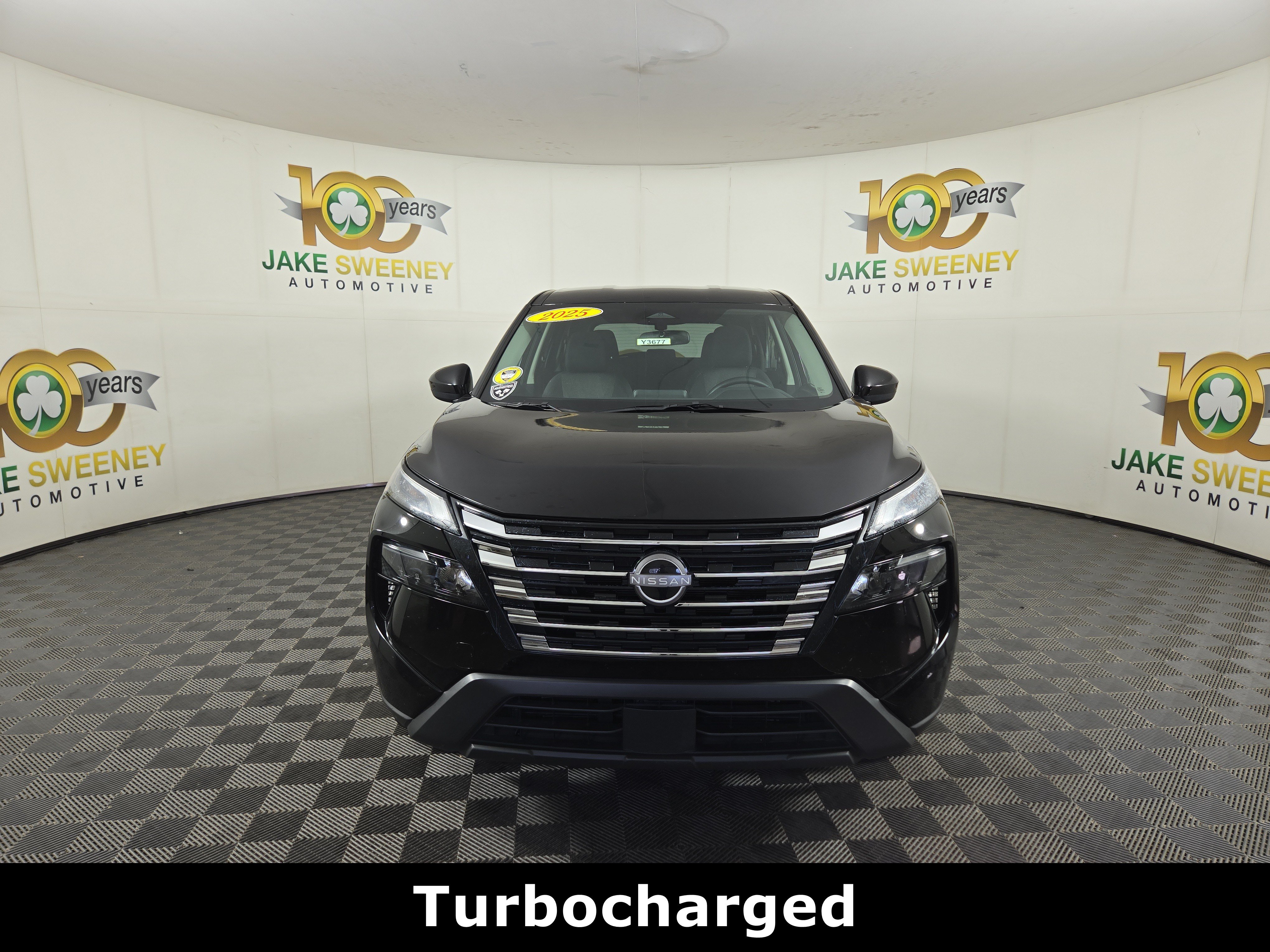 Used 2025 Nissan Rogue SV AWD/4WD image 2