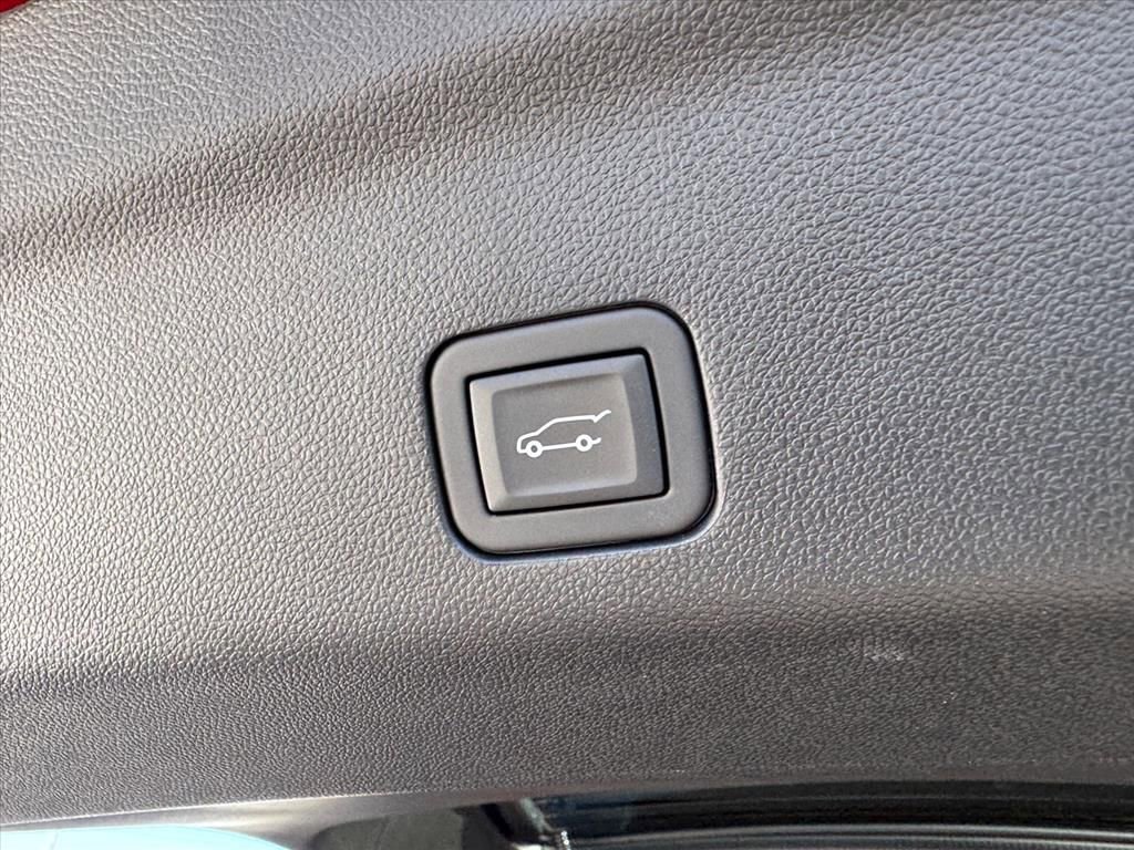 Used 2024 Chevrolet Suburban Premier w/ Premium Package image 11