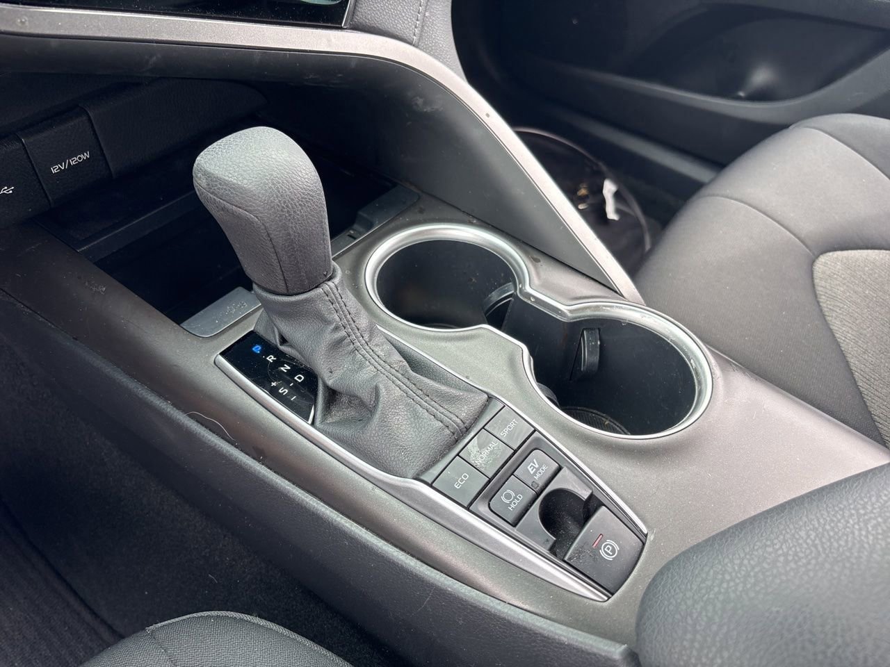 Used 2023 Toyota Camry LE image 9