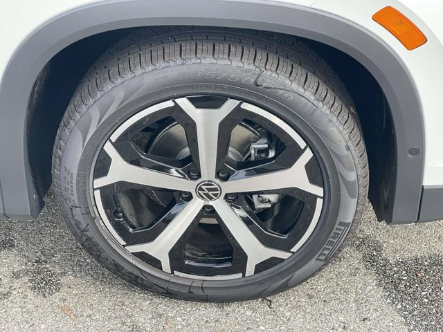 New 2026 Volkswagen Tiguan SE FWD image 29