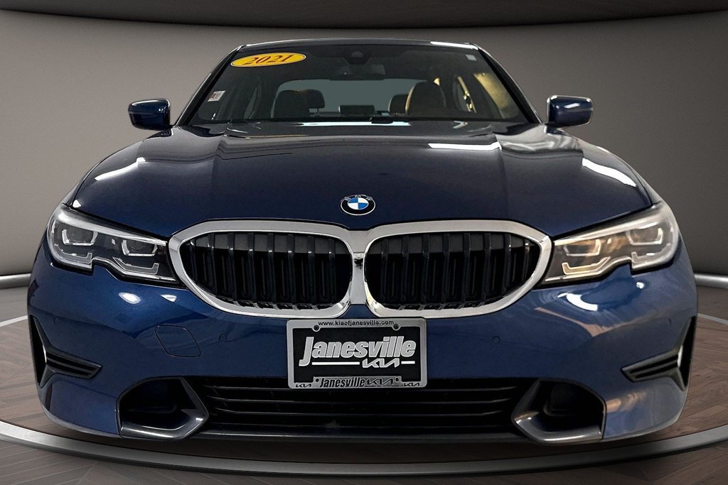Used 2021 BMW 330i xDrive Sedan w/ Convenience Package AWD/4WD image 2