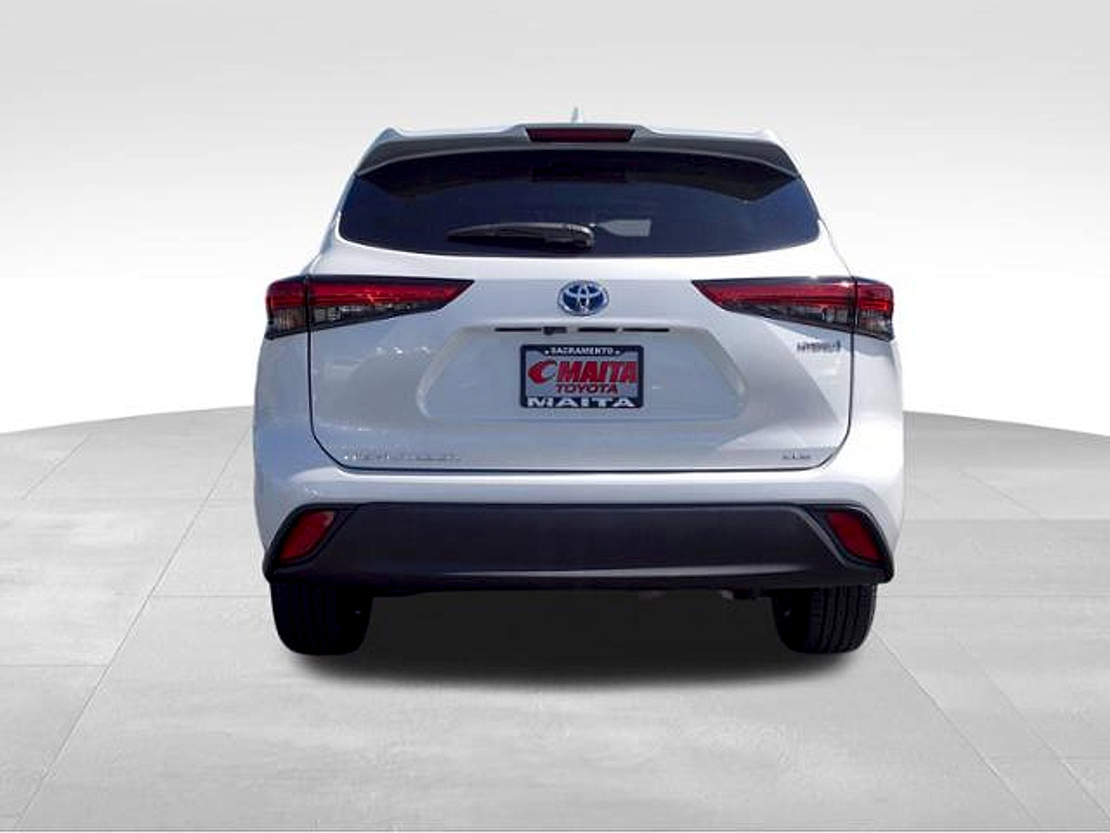 Used 2023 Toyota Highlander XLE FWD image 4