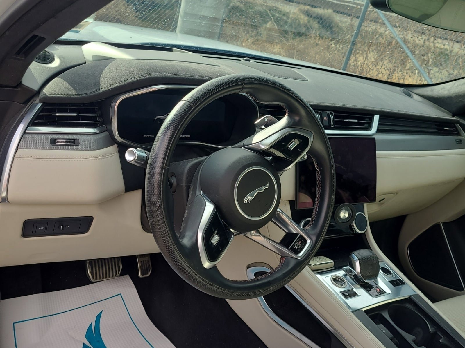 Used 2021 Jaguar F-PACE SVR image 12