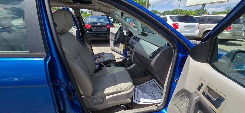 Used 2010 Ford Focus SEL FWD image 14