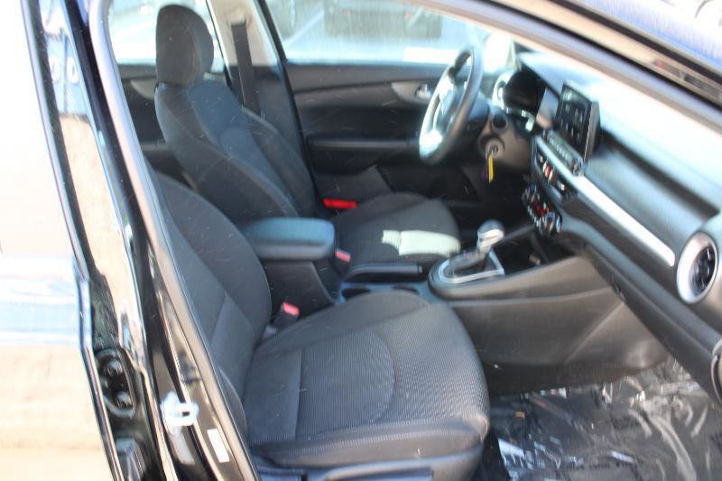 Used 2019 Kia Forte LXS FWD image 9