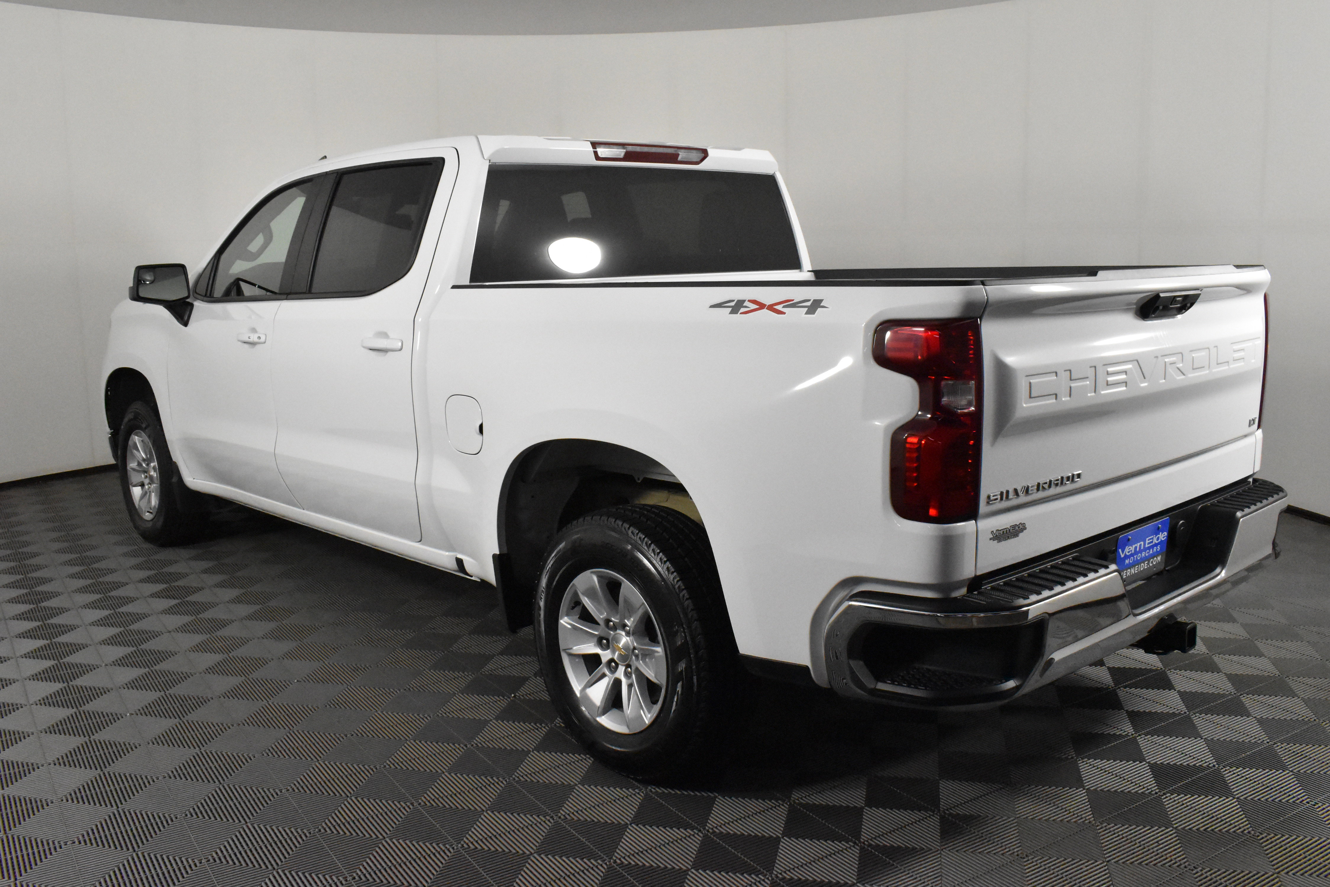 Used 2025 Chevrolet Silverado 1500 LT image 8