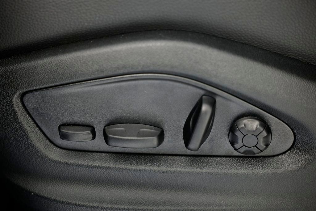 Certified 2025 Porsche Cayenne AWD/4WD image 24