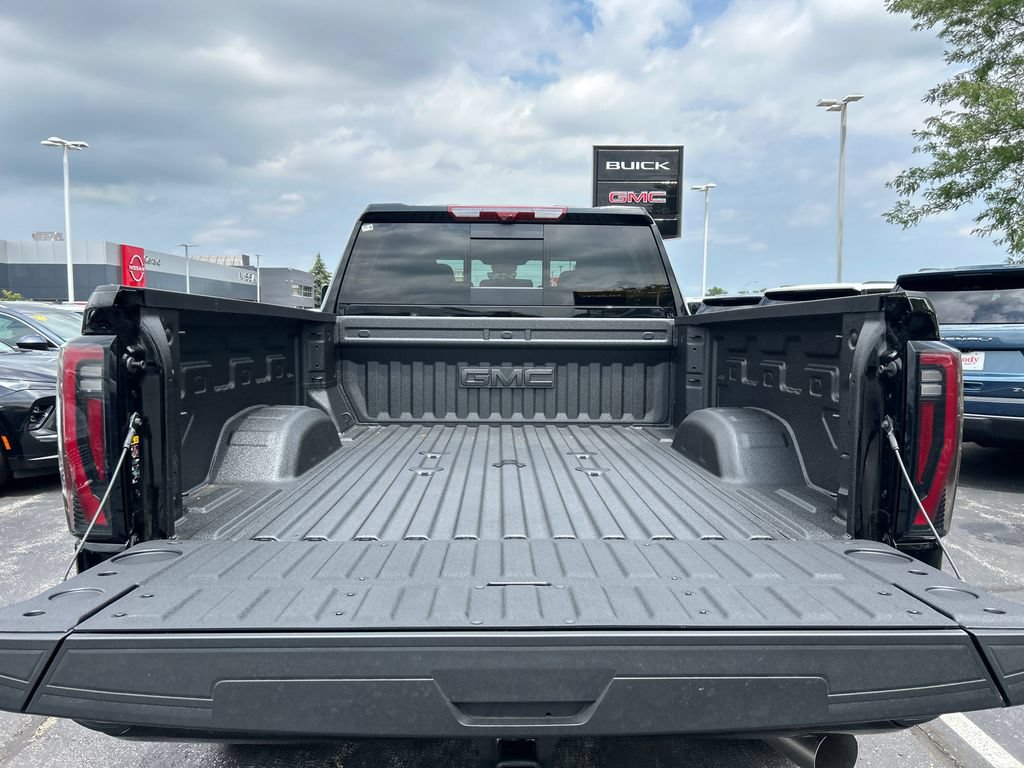 New 2026 GMC Sierra 2500 AT4 w/ AT4 Premium Plus Package AWD/4WD image 39