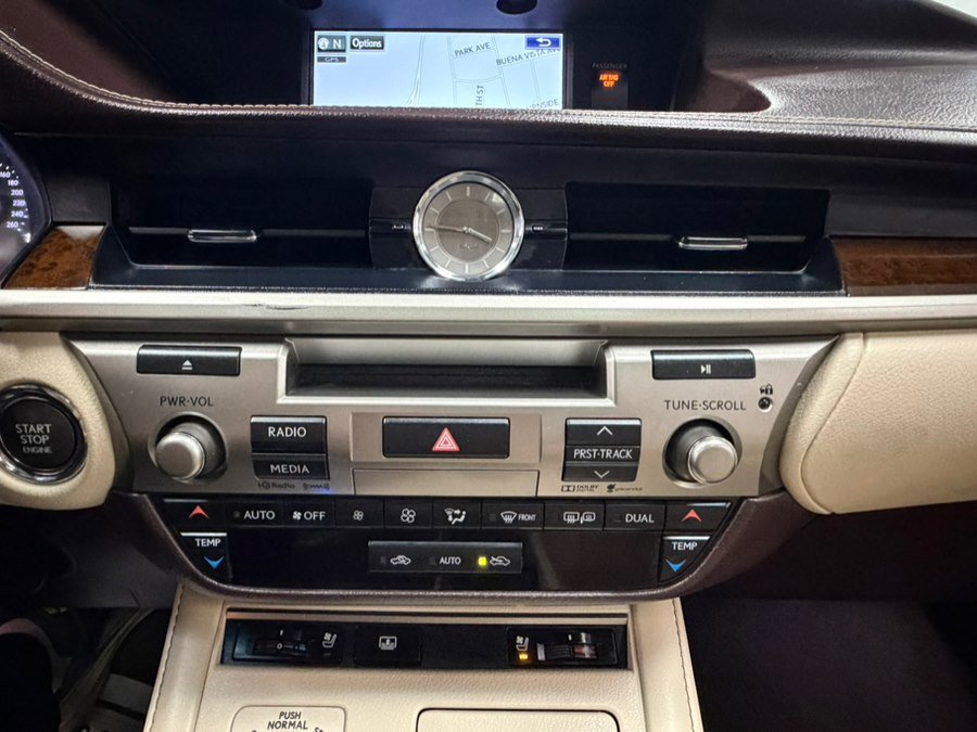 Used 2016 Lexus ES 350 w/ Luxury Package w/Wood Trim image 44