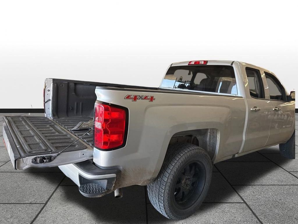 Used 2017 Chevrolet Silverado 1500 Custom w/ Custom Convenience Package AWD/4WD image 5