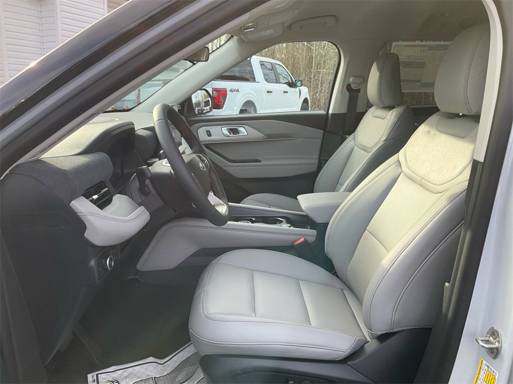 New 2026 Ford Explorer Active image 16