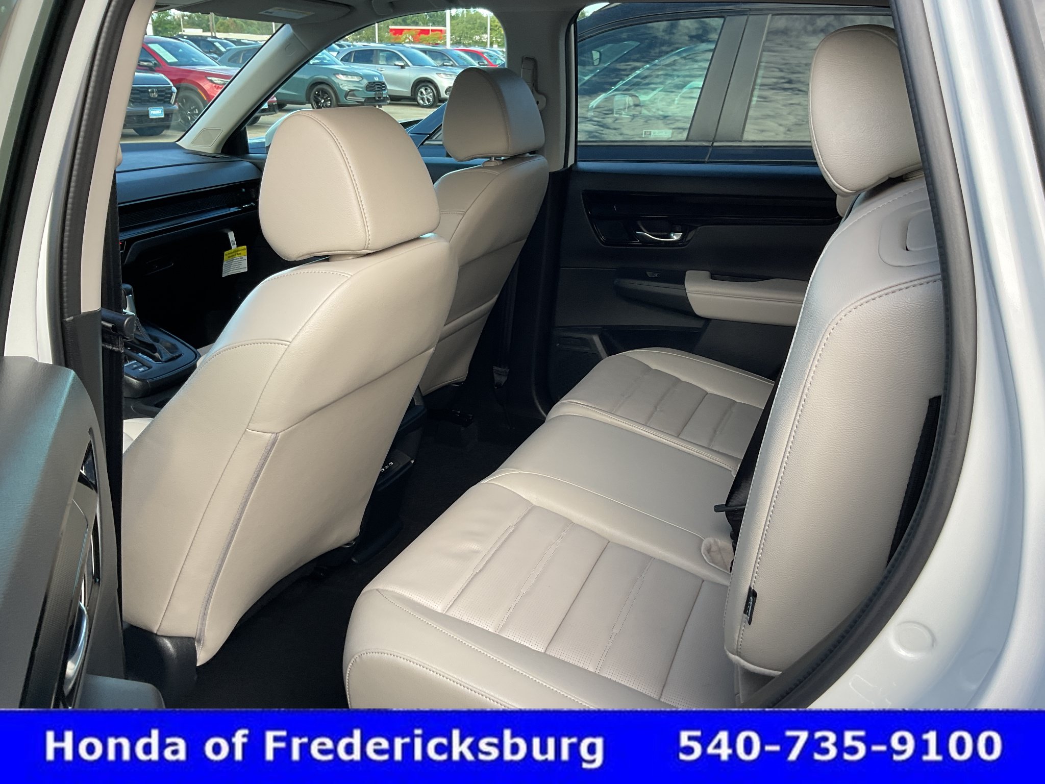Used 2025 Volkswagen Atlas SE AWD/4WD image 43