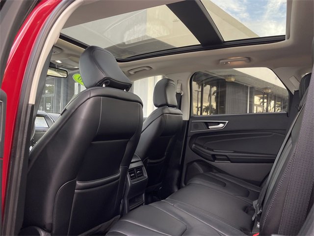 Used 2020 Ford Edge Titanium image 16
