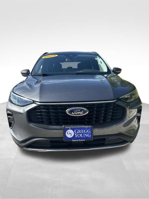 Used 2025 Ford Escape Platinum AWD/4WD image 11