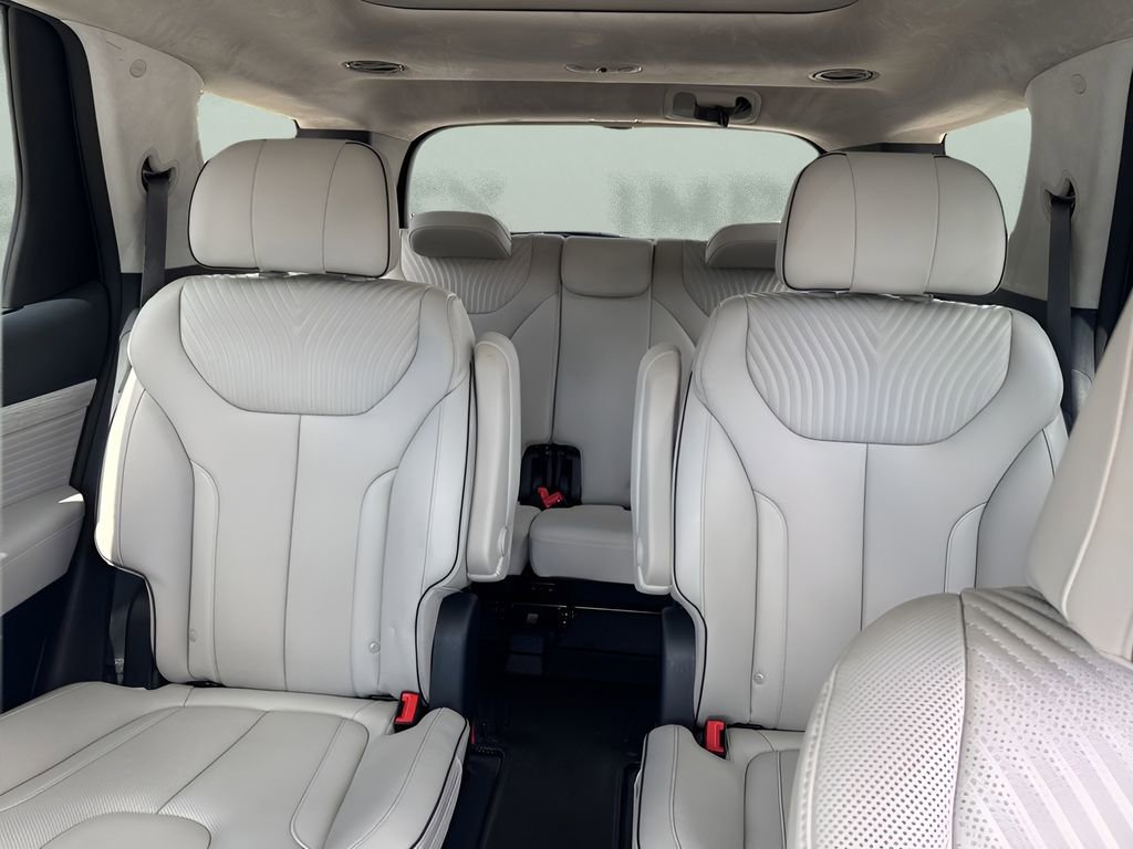 Used 2025 Hyundai Palisade Calligraphy FWD image 13
