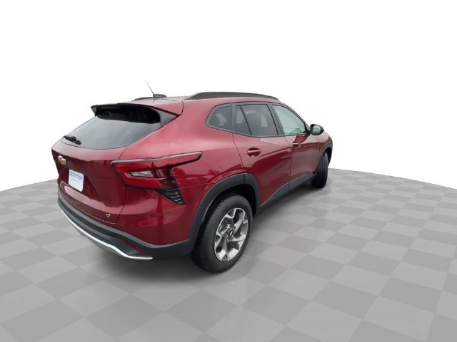 Used 2025 Chevrolet Trax LT FWD image 8
