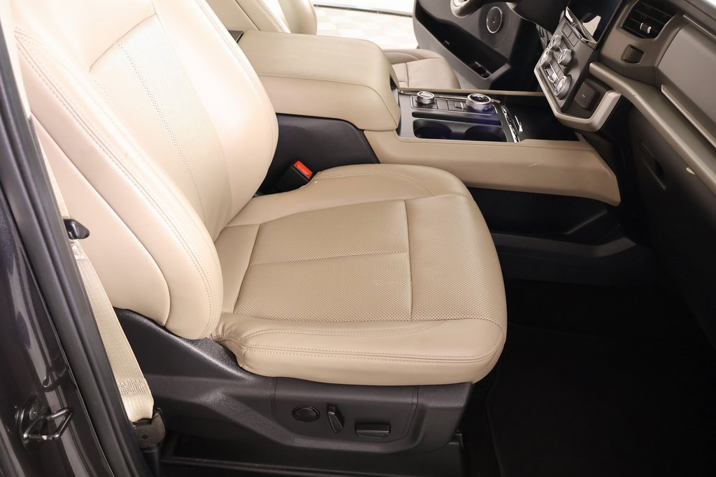 Used 2023 Ford Expedition Max XLT image 15