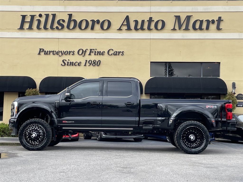 Used 2023 Ford F450 Platinum w/ FX4 Off-Road Package image 3