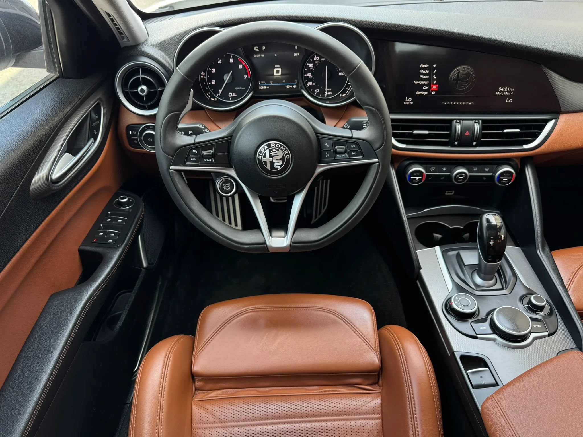 Used 2019 Alfa Romeo Giulia Ti Sport w/ Quick Order Package 22U Sport RWD image 28