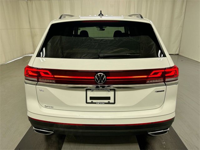 Certified 2025 Volkswagen Atlas SE image 3