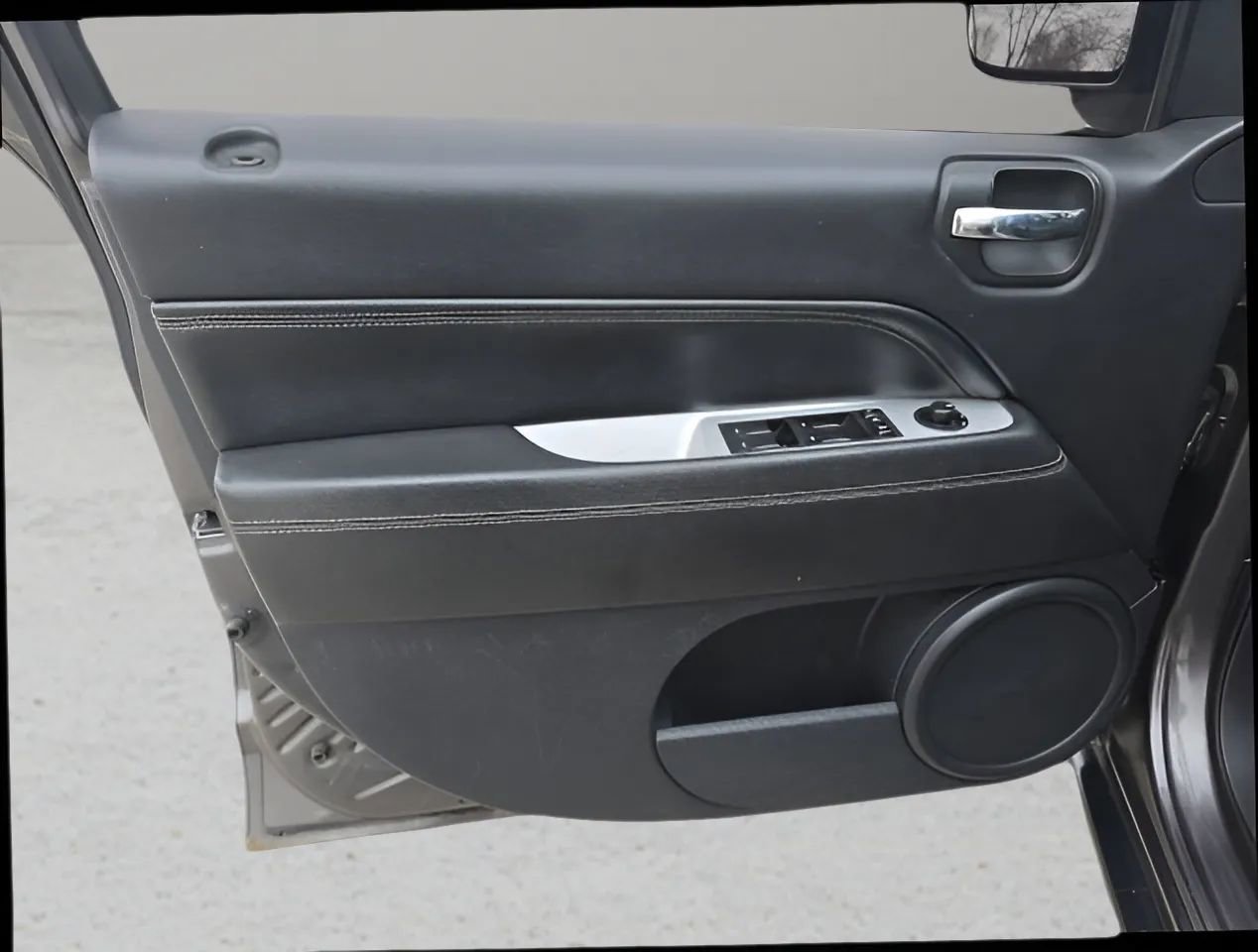 Used 2017 Jeep Compass High Altitude image 9