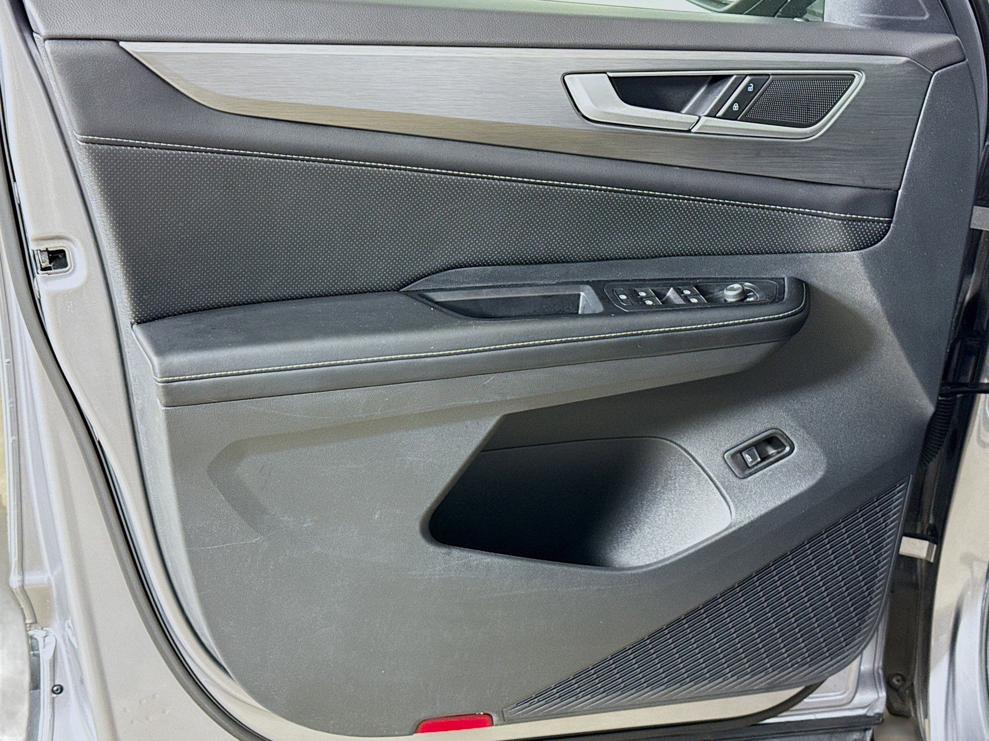 Used 2024 Volkswagen Atlas Cross Sport SE image 20