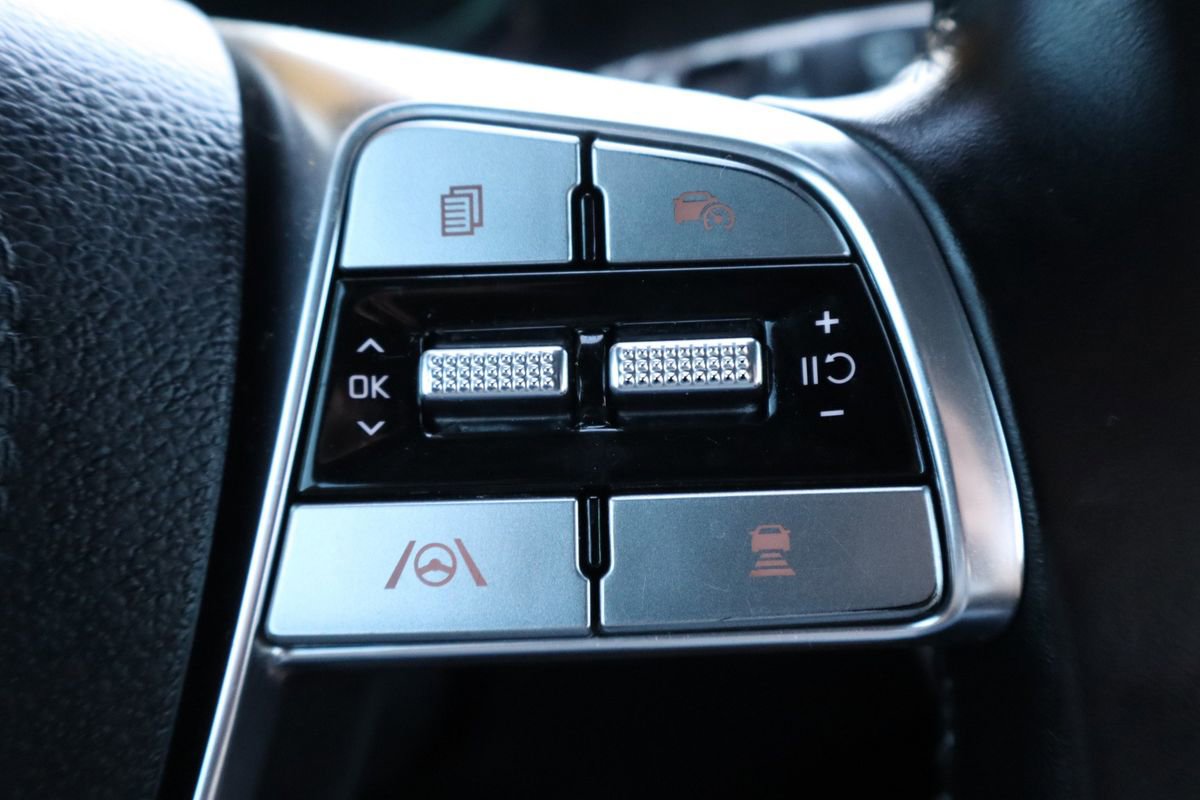 Used 2023 Kia Telluride LX image 32