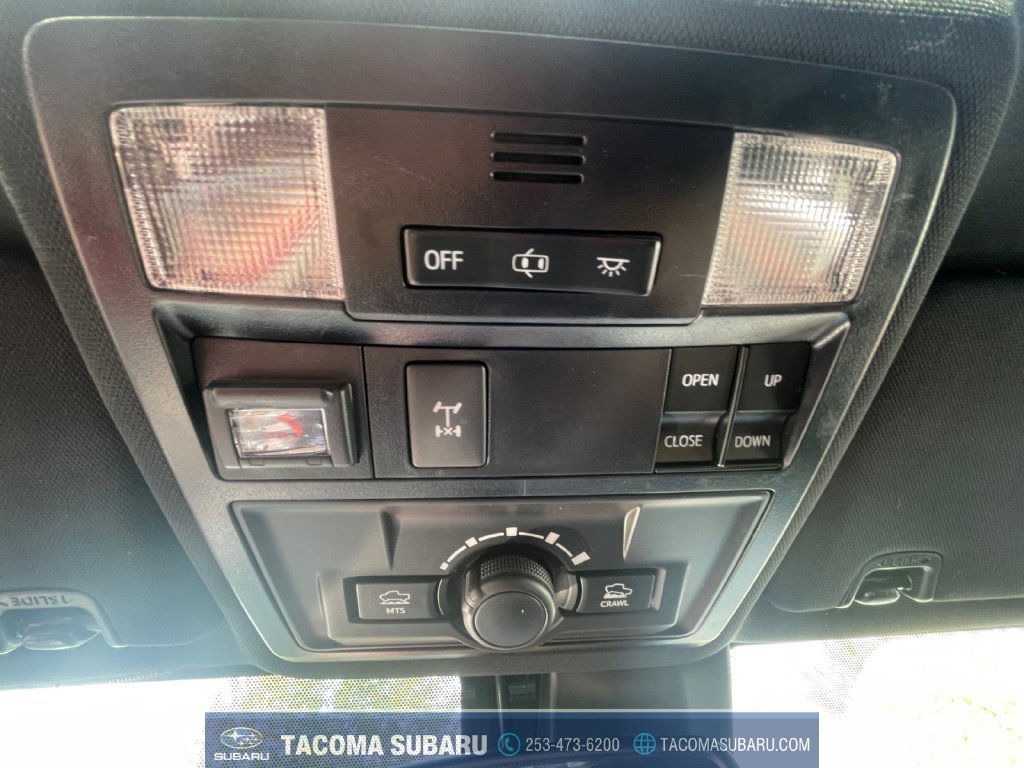 Used 2021 Toyota Tacoma TRD Off-Road w/ TRD Premium Off Road Package AWD/4WD image 24