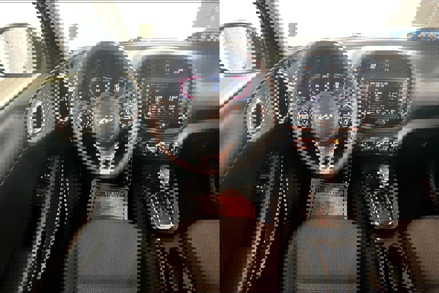 Used 2024 Kia Soul LX w/ Option Group 015 image 8