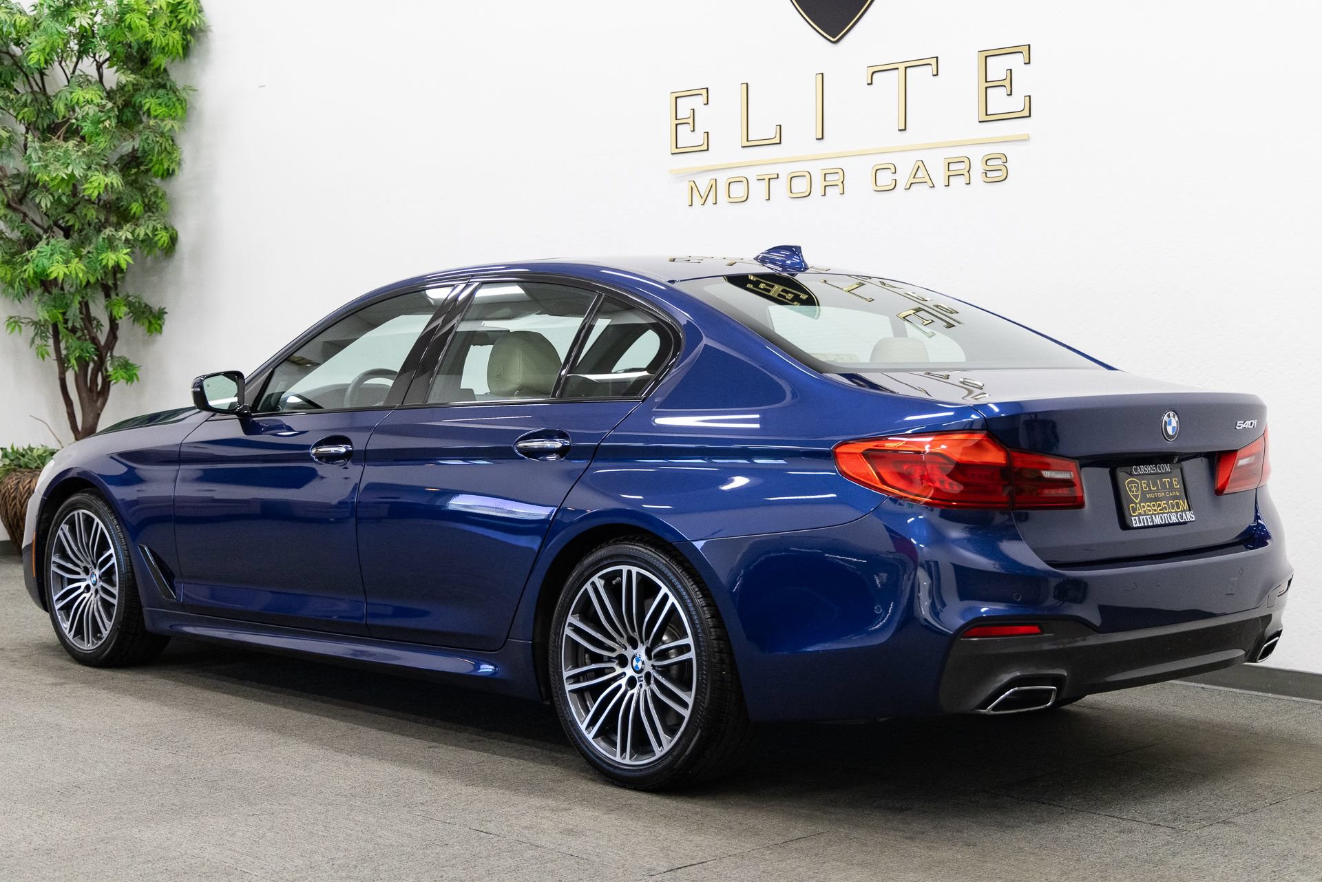 Used 2017 BMW 540i RWD image 3