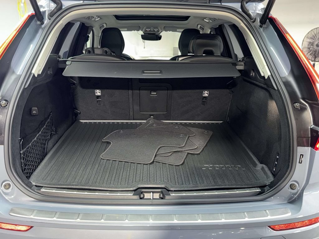 Used 2023 Volvo XC60 B5 Ultimate w/ Climate Package AWD/4WD image 17