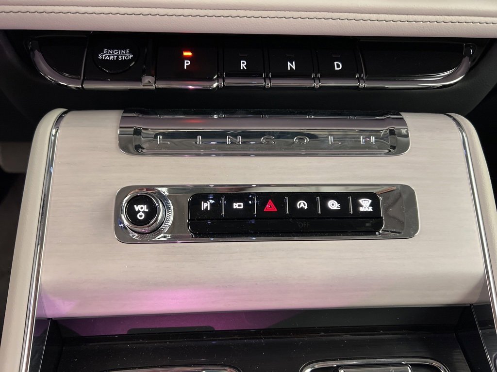 Used 2025 Lincoln Aviator Reserve w/ Equipment Group 201A image 14