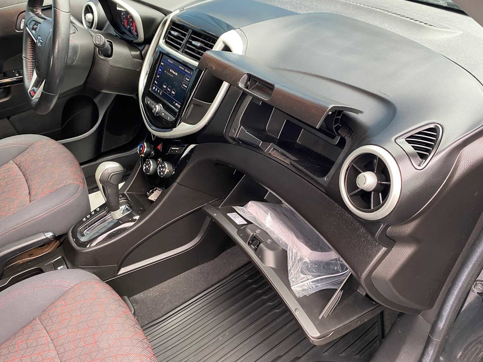 Used 2020 Chevrolet Sonic LT w/ Convenience Package image 27