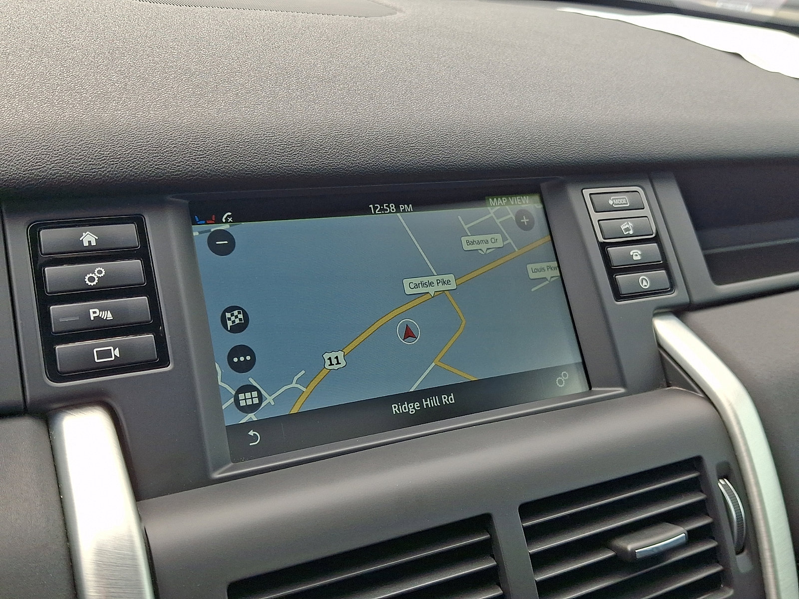 Used 2018 Land Rover Discovery Sport HSE image 17