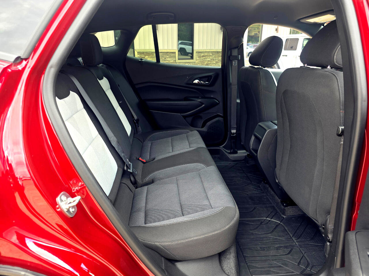 Used 2025 Chevrolet Trax RS w/ Driver Confidence Package image 23