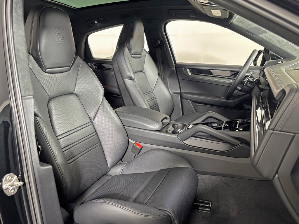 New 2026 Porsche Cayenne GTS image 40