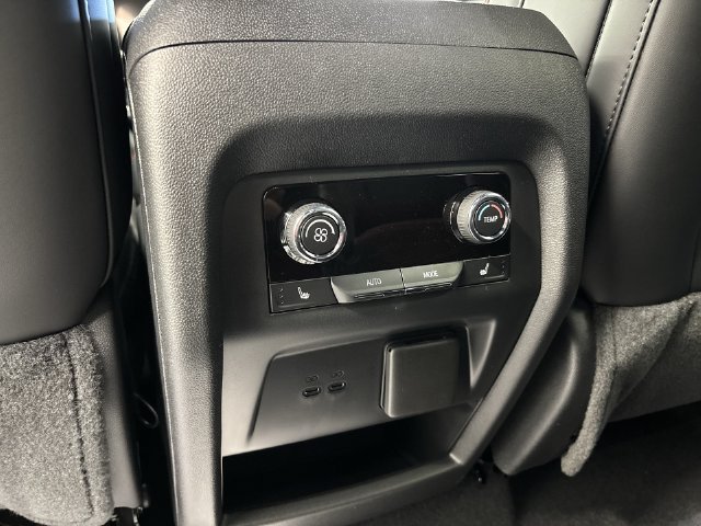 New 2027 Chevrolet Traverse RS AWD/4WD image 23