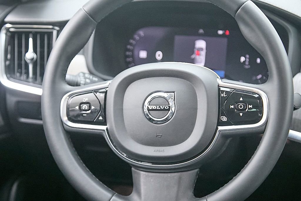 Certified 2023 Volvo S90 B6 Ultimate w/ Lounge Package image 25