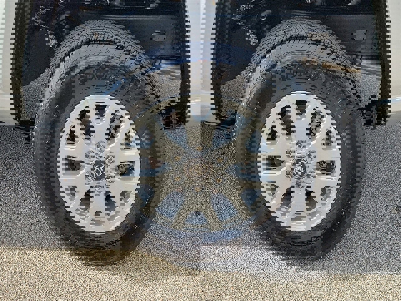 Used 2025 Toyota Tacoma SR image 5