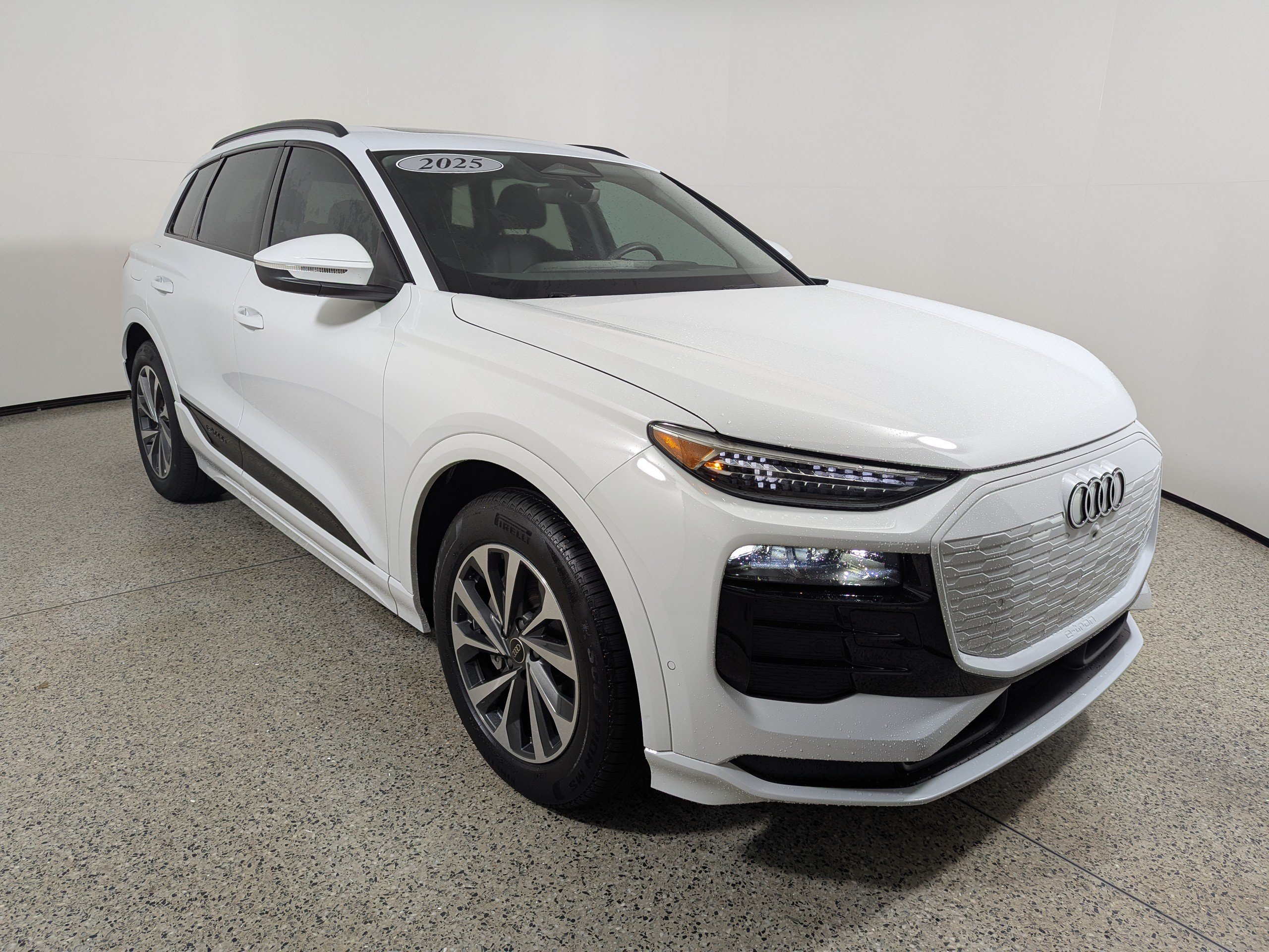 Certified 2025 Audi Q6 e-tron Prestige AWD/4WD image 1