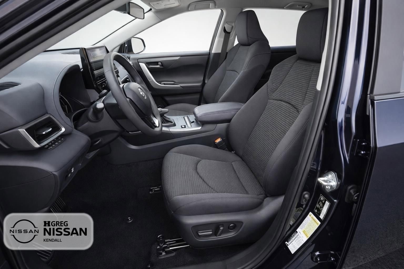 Used 2025 Toyota Highlander LE image 7