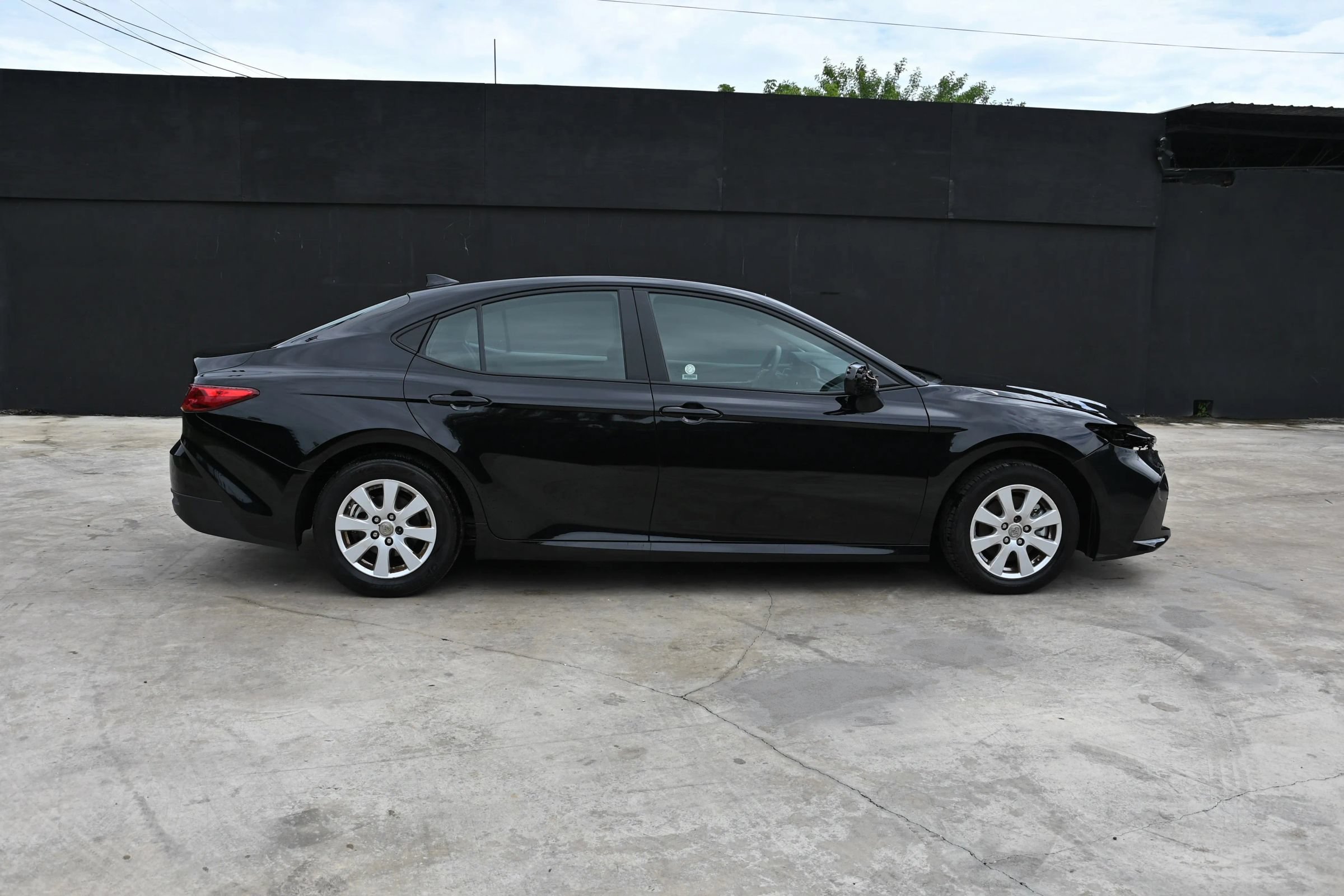 Used 2026 Toyota Camry LE FWD image 7