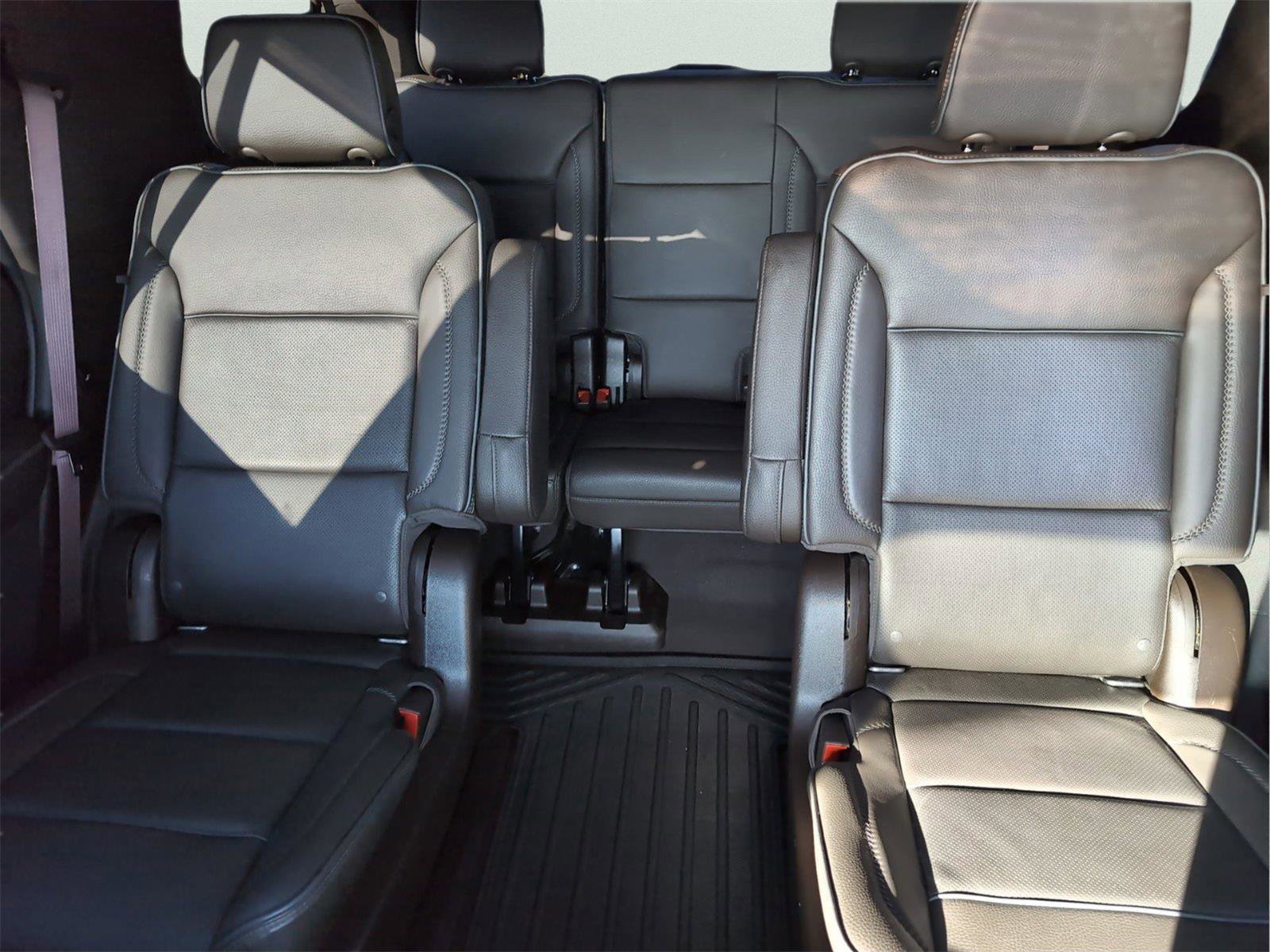 Used 2022 GMC Yukon Denali w/ Denali Ultimate Package AWD/4WD image 27