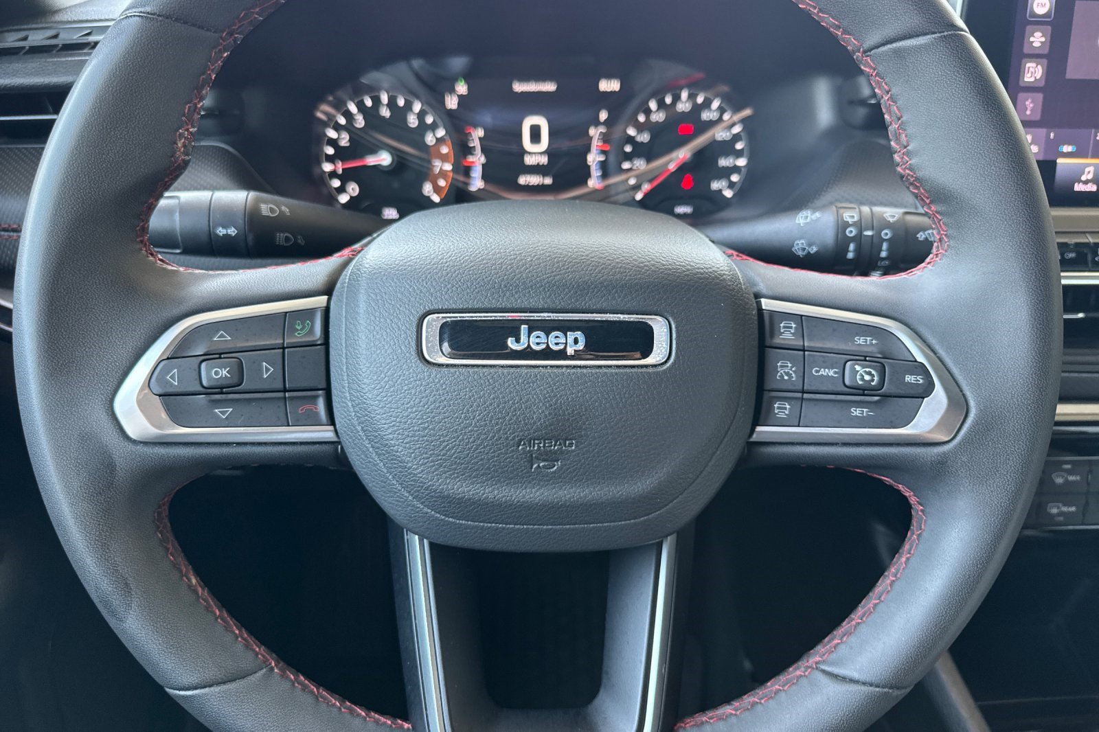 Used 2025 Jeep Compass Trailhawk AWD/4WD image 11