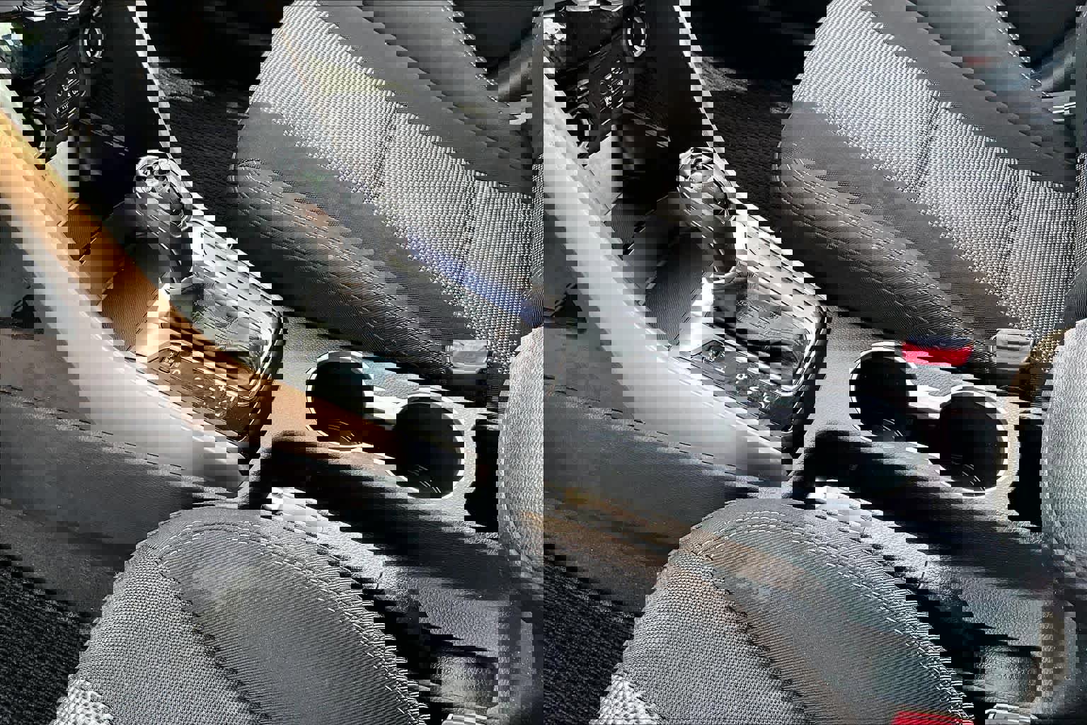 Used 2017 Hyundai Elantra GT image 14