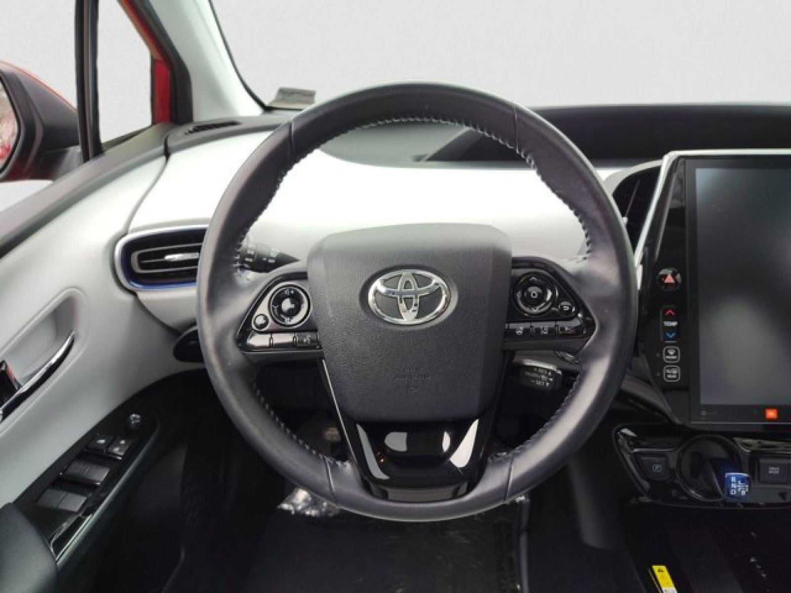 Used 2022 Toyota Prius Limited w/ Premium Convenience Package FWD image 16