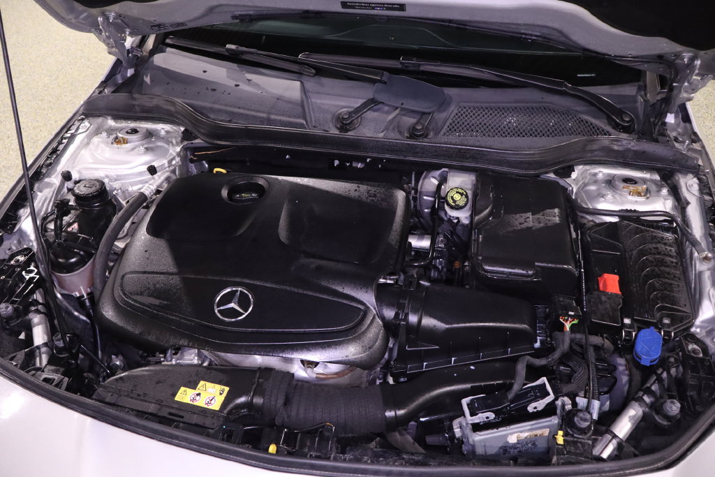Used 2018 Mercedes-Benz CLA 250 image 33
