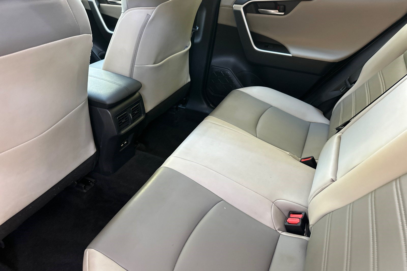 Used 2021 Toyota RAV4 Limited w/ Carpet Mat Package (TMS) AWD/4WD image 28