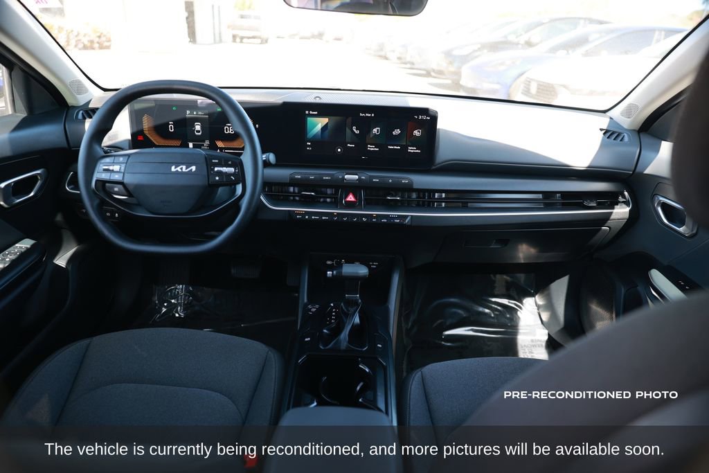 Used 2025 Kia K4 LXS image 22